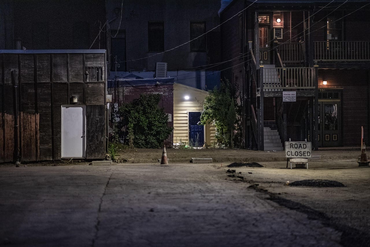 Anxious Only at Night: 9 Clear Reasons It Happens After a Calm Day